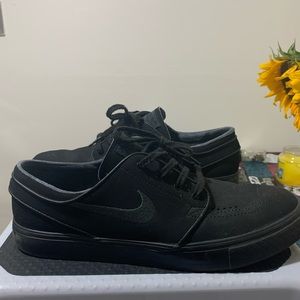 Stefan Janoski Nike SB Black Suede Skate Shoe
